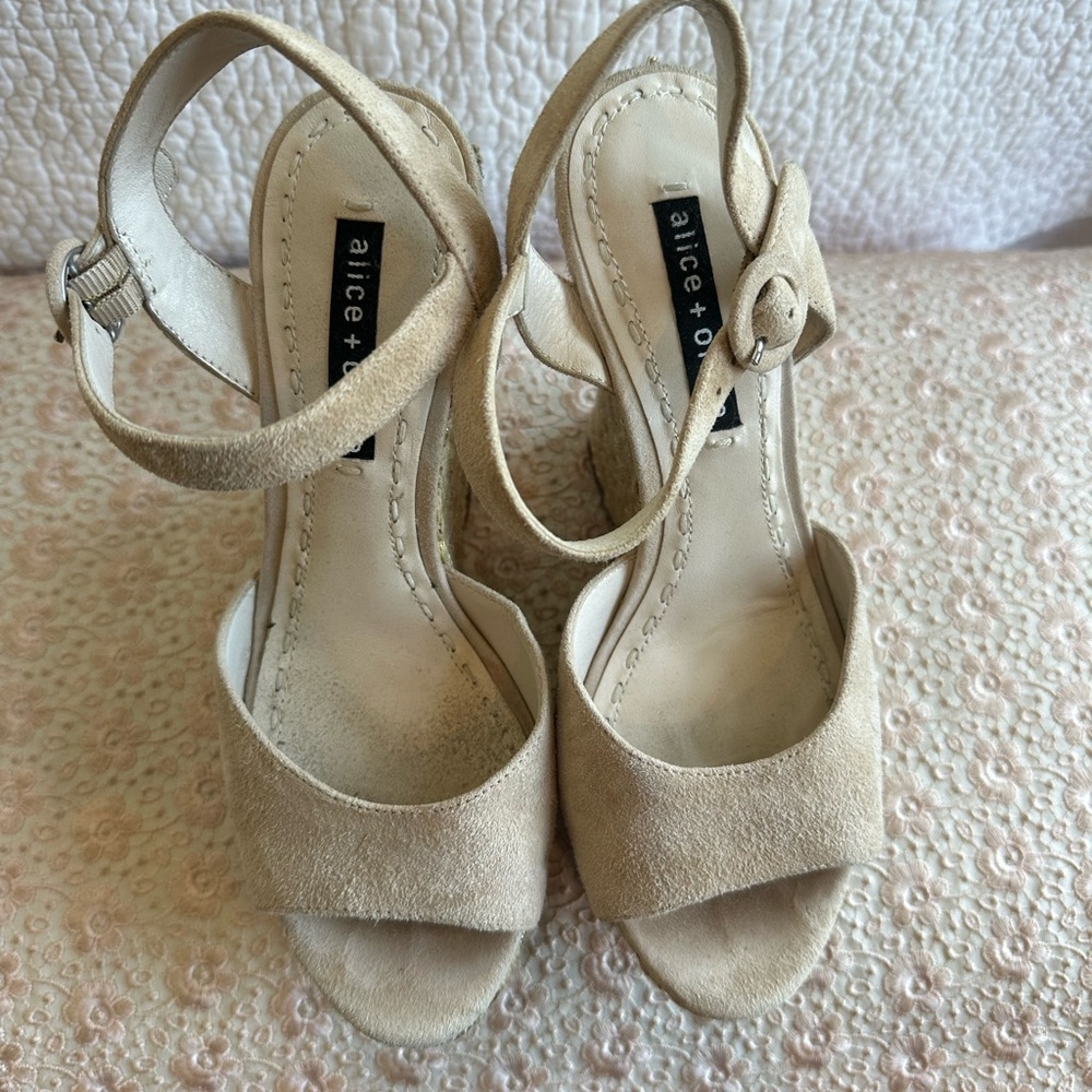 Alice + Olivia Wedges - Picture 6 of 8